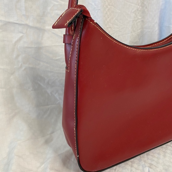 Gucci Embossed Shoulder Handbag - Picture 6 of 9